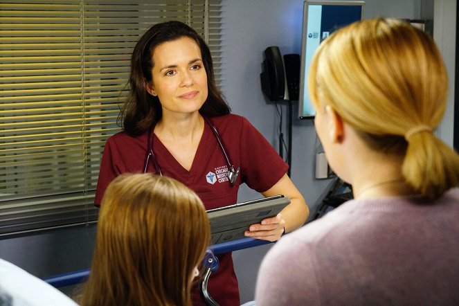 Chicago Med - The Ghosts of the Past - Photos - Torrey DeVitto