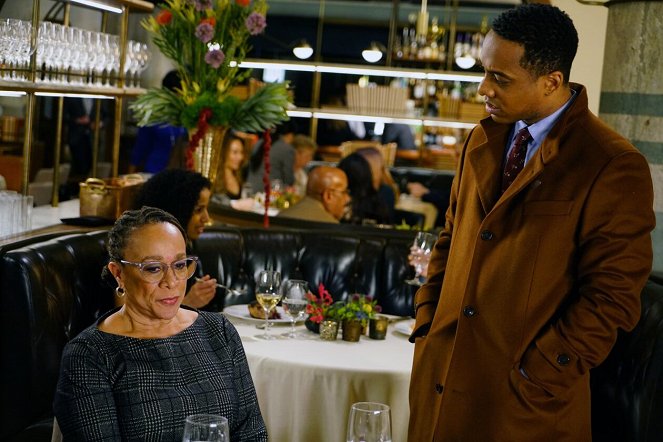 Chicago Med - In the Name of Love - Photos - S. Epatha Merkerson