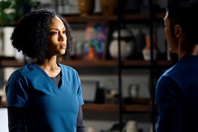 Chicago Med - Just a River in Egypt - Van film - Yaya DaCosta