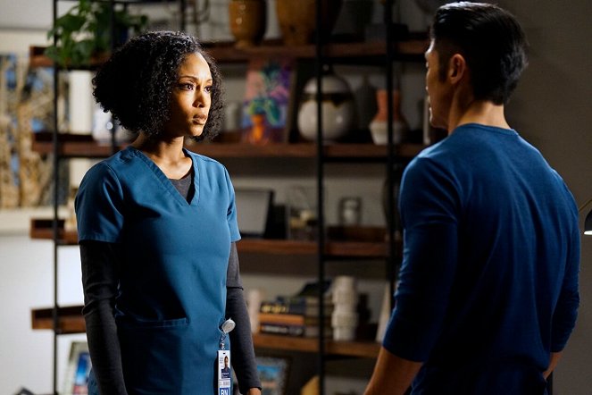 Chicago Med - Sous tension - Film - Yaya DaCosta