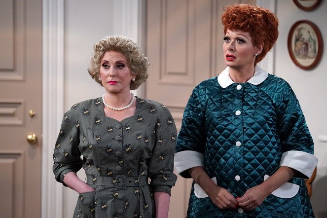 Will és Grace - We Love Lucy - Filmfotók - Megan Mullally, Debra Messing