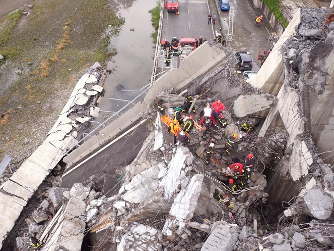 Genoa’s Bridge: Report of a Tragedy - Photos