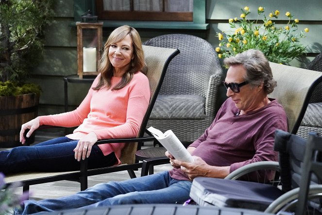 Mom - Season 7 - Betreute Flitterwochen - Filmfotos - Allison Janney, William Fichtner