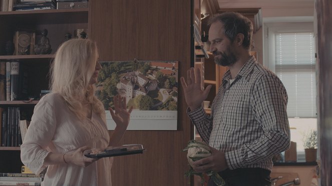 Láska v čase korony - Oslava - Z filmu - Zita Morávková, Petr Vršek