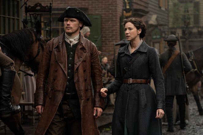 Outlander - Az idegen - Kegyelmed követ engem - Filmfotók - Sam Heughan, Caitríona Balfe