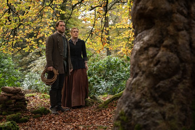 Outlander - Die Highland-Saga - Reisen - Filmfotos - Richard Rankin, Sophie Skelton
