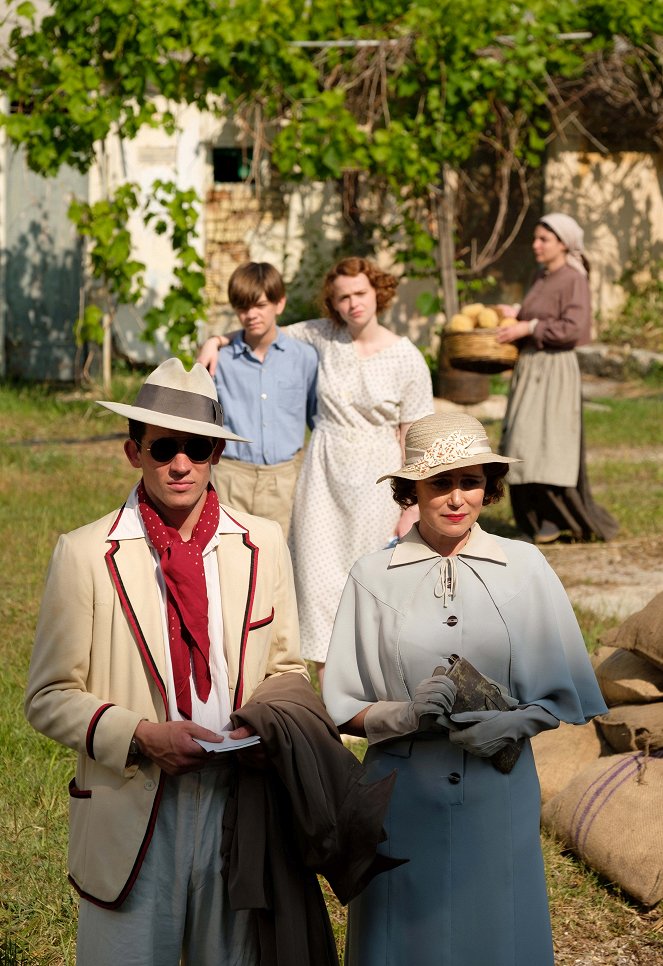 The Durrells - Episode 2 - Photos - Josh O'Connor, Milo Parker, Daisy Waterstone, Keeley Hawes