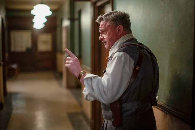 Penny Dreadful: City of Angels - How It is with Brothers - Photos - Nathan Lane