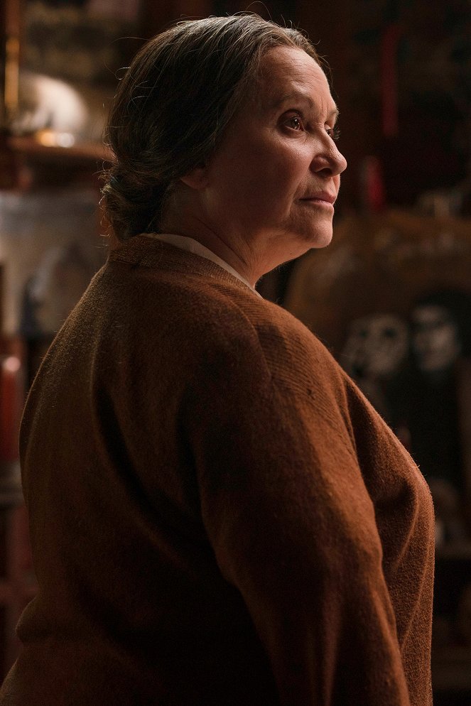 Penny Dreadful: City of Angels - Children of the Royal Sun - Film - Adriana Barraza