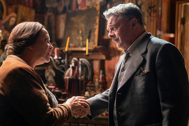 Penny Dreadful: City of Angels - Children of the Royal Sun - Photos - Adriana Barraza, Nathan Lane