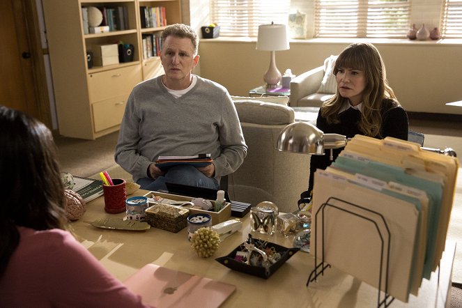 Atypical - Living at an Angle - Photos - Michael Rapaport, Jennifer Jason Leigh