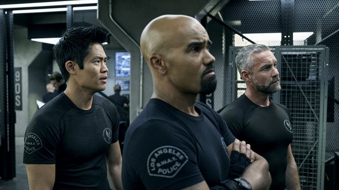 SWAT - Különleges egység - Season 3 - Csön-csön gyűrű - Filmfotók - David Lim, Shemar Moore, Jay Harrington