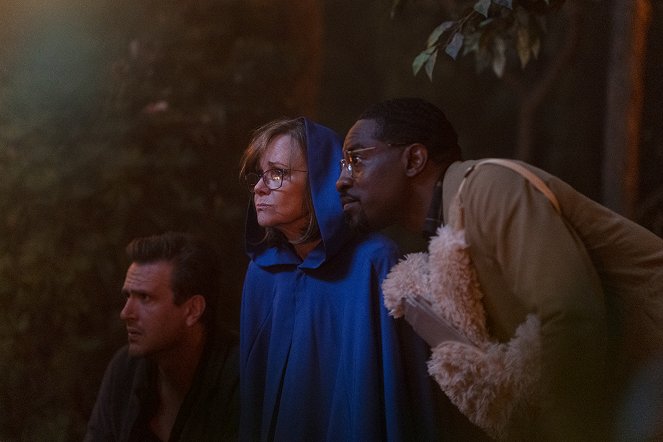 Dispatches from Elsewhere - Cave of Kelpius - Photos - Jason Segel, Sally Field, André Benjamin