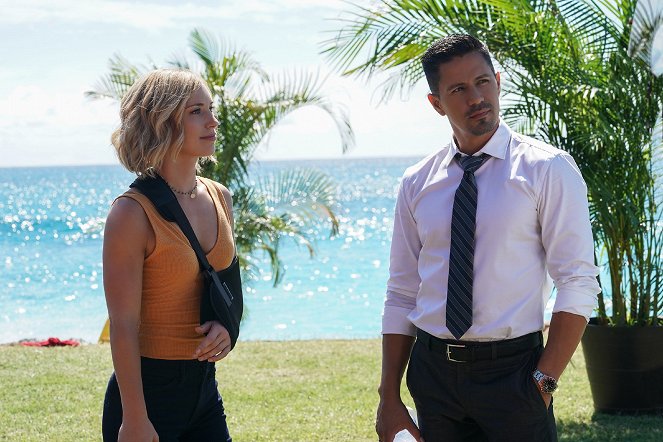 Magnum P.I. - Season 2 - Mondays Are for Murder - Photos - Perdita Weeks, Jay Hernandez