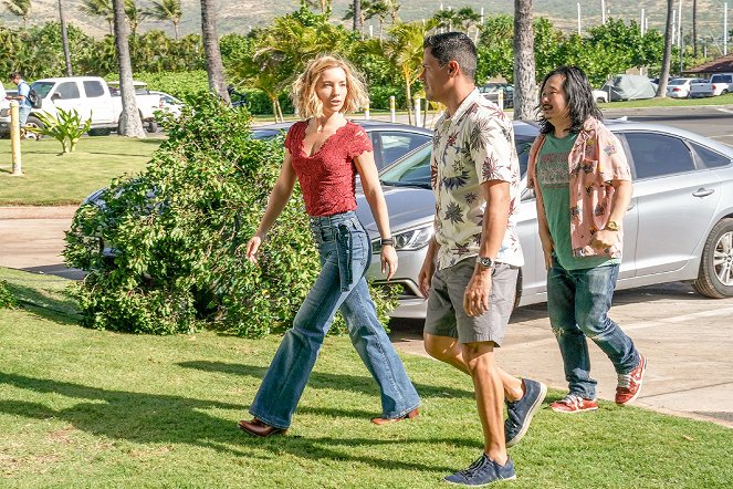 Magnum P.I. - A Game of Cat and Mouse - Photos - Perdita Weeks, Jay Hernandez, Bobby Lee