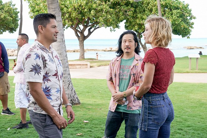 Magnum P.I. - Die Augenzeugin - Filmfotos - Jay Hernandez, Bobby Lee, Perdita Weeks