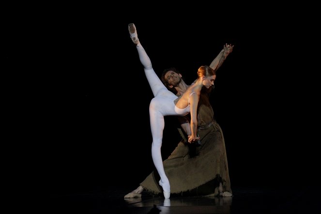 Bejart Ballet Lausanne - Light à Chaillot - Z filmu - Julien Favreau, Kateryna Shalkina