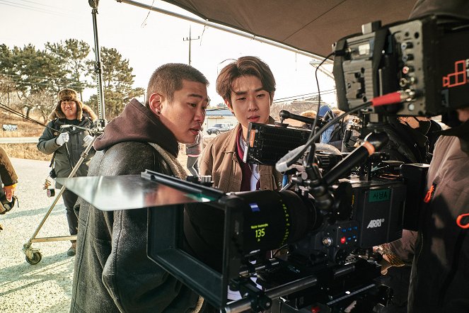 Time to Hunt - Dreharbeiten - Jae-hong Ahn, Woo-shik Choi