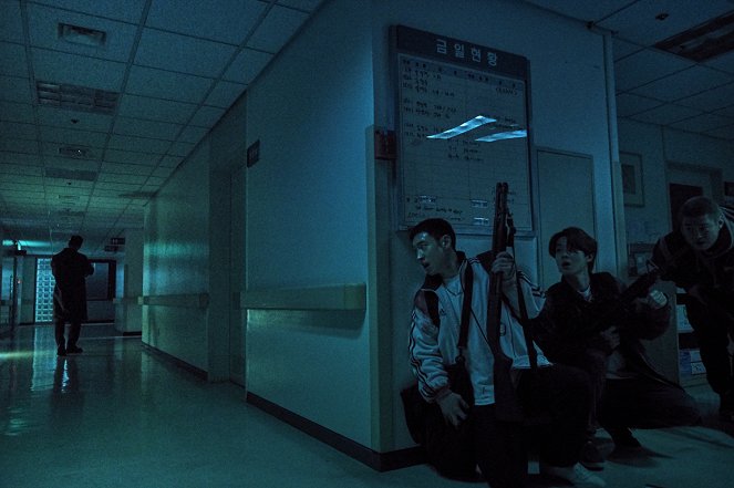 Eljött a vadászat ideje - Filmfotók - Je-hoon Lee, Woo-shik Choi