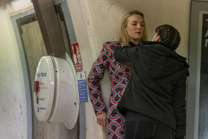 Killing Eve - Are You Leading or Am I? - Van film