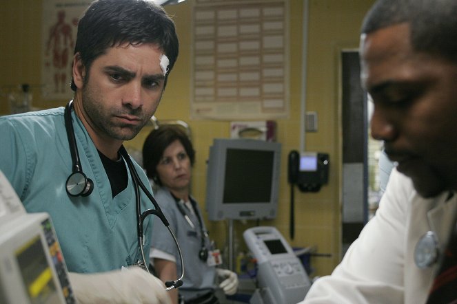 Emergency Room - Season 13 - Wer sehnt sich nicht nach Liebe? - Filmfotos - John Stamos