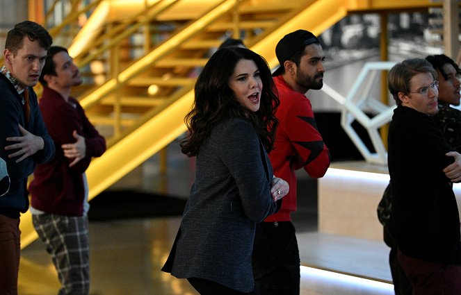 Zoey's Extraordinary Playlist - Season 1 - Zoey's Extraordinary Outburst - Photos - Lauren Graham