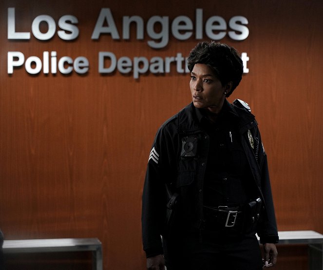 911 L.A. - Tűzoltó sorsok - Filmfotók - Angela Bassett
