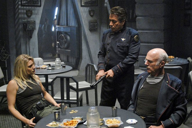 Battlestar Galactica - Season 3 - Torn - Photos - Katee Sackhoff, Edward James Olmos, Michael Hogan
