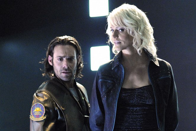 Battlestar Galactica - Season 3 - Virus - Filmfotos - James Callis, Tricia Helfer