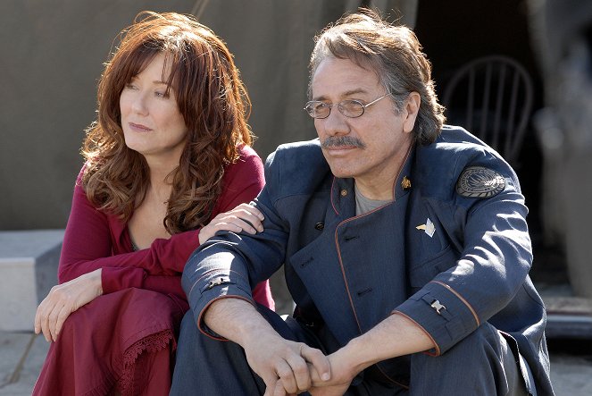Battlestar Galactica - Unfinished Business - Photos - Mary McDonnell, Edward James Olmos