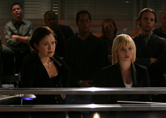 24 - Season 3 - Photos - Reiko Aylesworth, Elisha Cuthbert