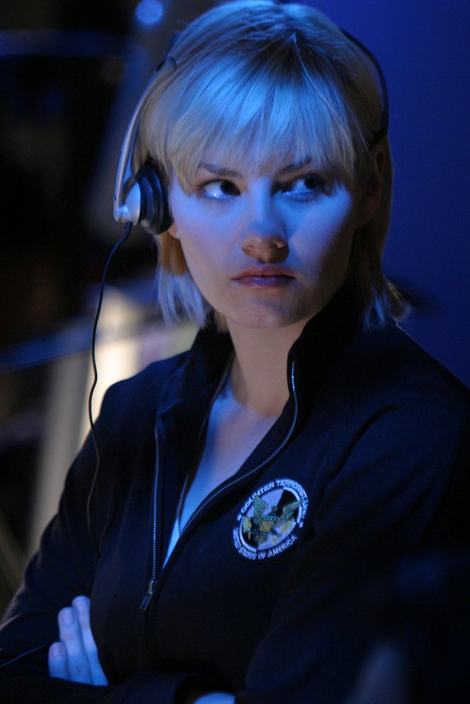 24 - Season 3 - Van film - Elisha Cuthbert