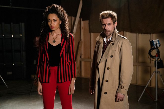 Legends of Tomorrow - The One Where We're Trapped on TV - Photos - Olivia Swann, Matt Ryan