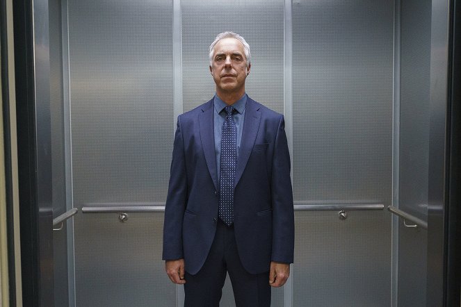 Bosch - Hold Back the Night - Photos - Titus Welliver