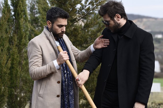 Vuslat - Episode 23 - Photos - Kadir Doğulu, Ümit İbrahim Kantarcılar