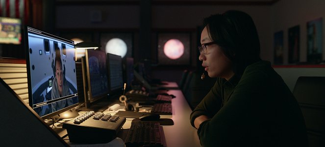 Space Force - It's Good to Be Back on the Moon - Van film - Jimmy O. Yang