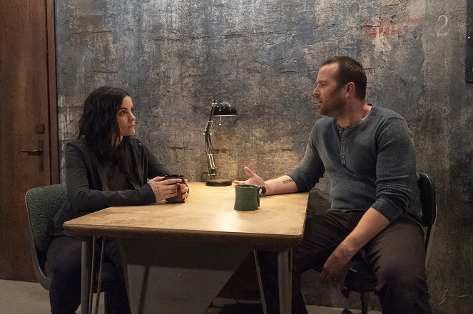 Blindspot - Angespannt - Filmfotos - Jaimie Alexander, Sullivan Stapleton