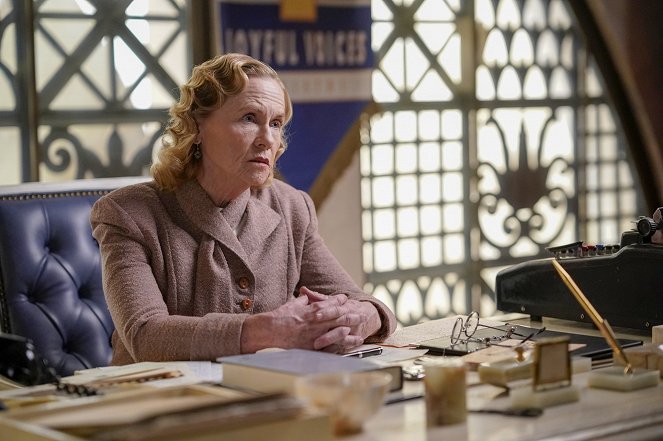 Penny Dreadful: City of Angels - Hide and Seek - Photos - Amy Madigan