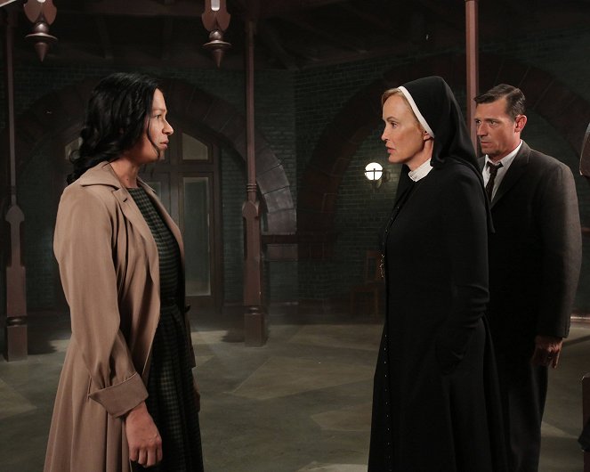 American Horror Story - I Am Anne Frank: Part 2 - Photos