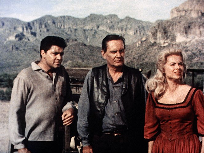 Blood on the Arrow - Film - Dale Robertson, Wendell Corey, Martha Hyer