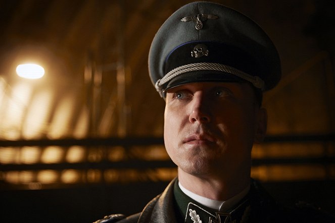 SS-GB: Hitler v Británii - Epizoda 2 - Z filmu