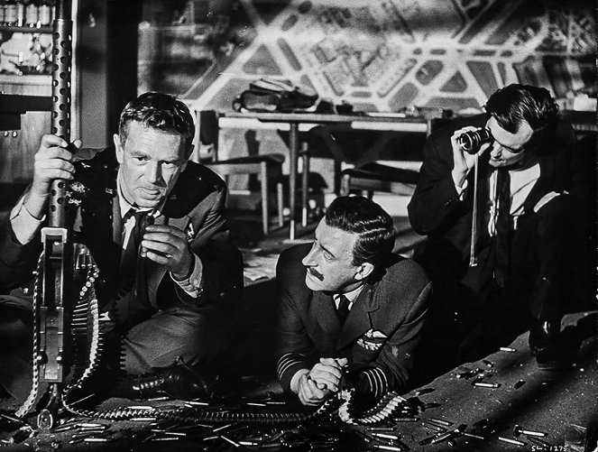 Dr. Divnoláska aneb Jak jsem se naučil nedělat si starosti a mít rád bombu - Z natáčení - Sterling Hayden, Peter Sellers, Stanley Kubrick