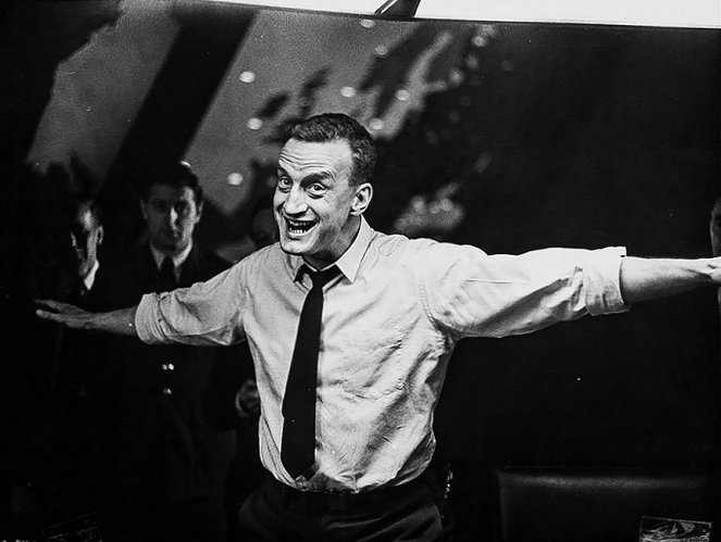 Dr. Strangelove or: How I Learned to Stop Worrying and Love the Bomb - Van film - George C. Scott
