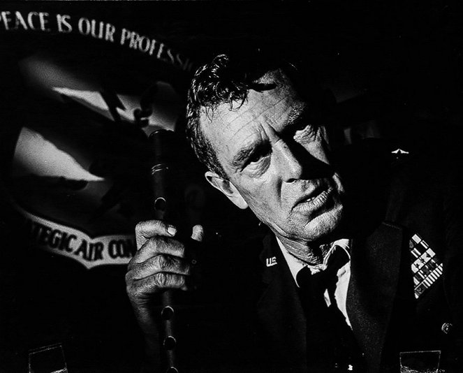 Dr. Strangelove or: How I Learned to Stop Worrying and Love the Bomb - Photos - Sterling Hayden