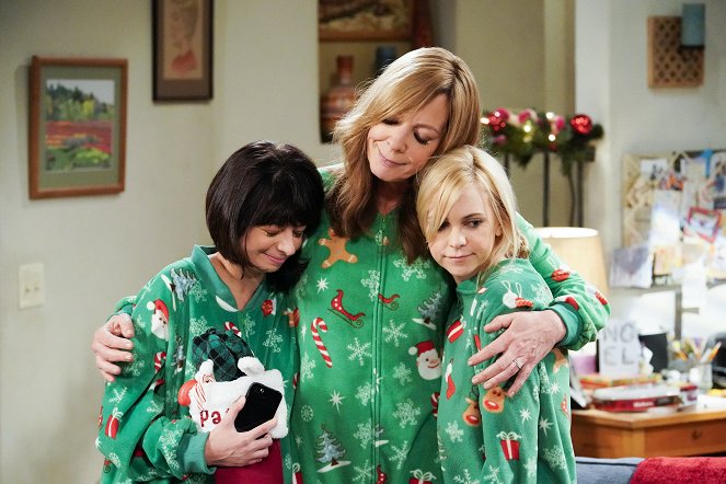 Mom - Higgledy-Piggledy and a Cat Show - Photos - Kate Micucci, Allison Janney, Anna Faris