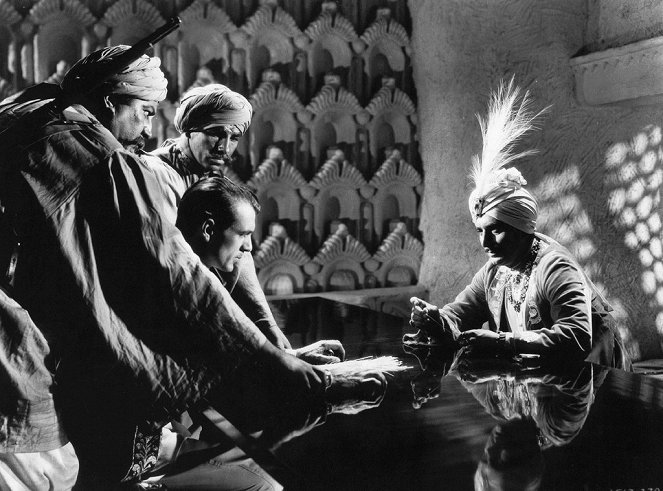 A hindu lándzsás - Filmfotók - Gary Cooper, Douglass Dumbrille
