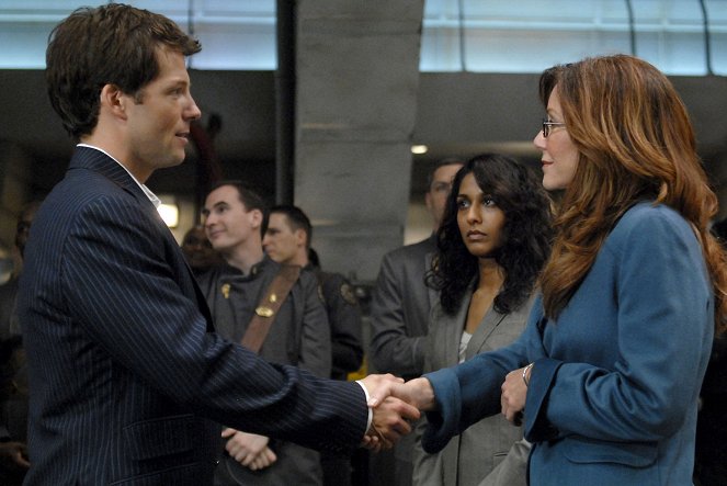 Battlestar Galactica - Season 4 - Six of One - Photos - Jamie Bamber, Mary McDonnell