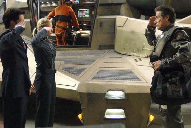 Battlestar Galactica - Season 4 - Sine Qua Non - Photos - Edward James Olmos