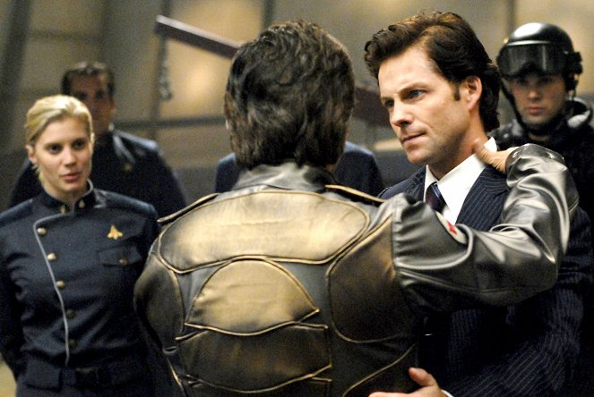 Battlestar Galactica - Zur Erde! - Filmfotos - Jamie Bamber