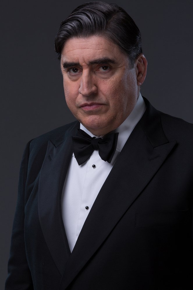 Close to the Enemy - Promo - Alfred Molina